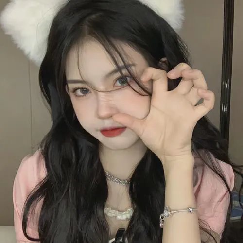 她爱